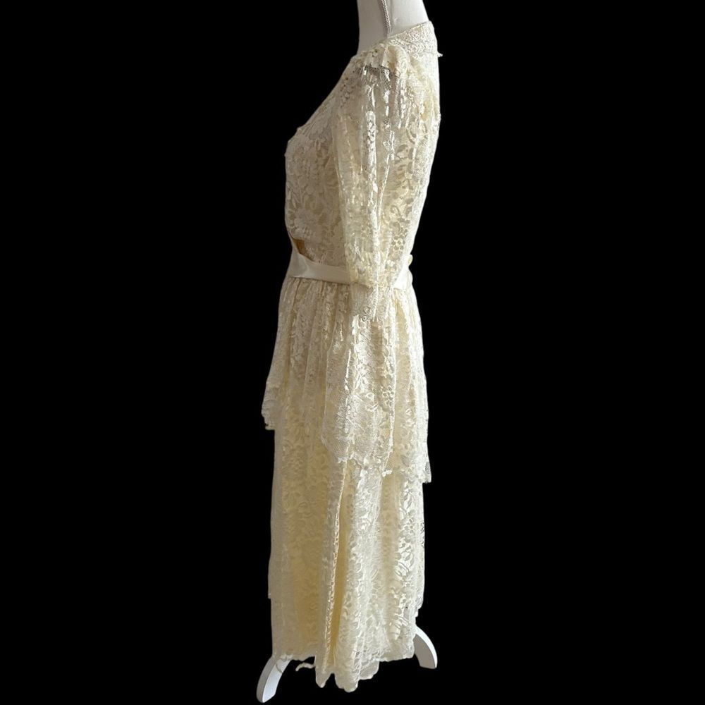1970’s Lace & Silk Wedding Prom Dress Size 7/8 - Picture 2 of 13